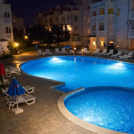 Апартамент Sunny Bravo 3 - 2br Pool View